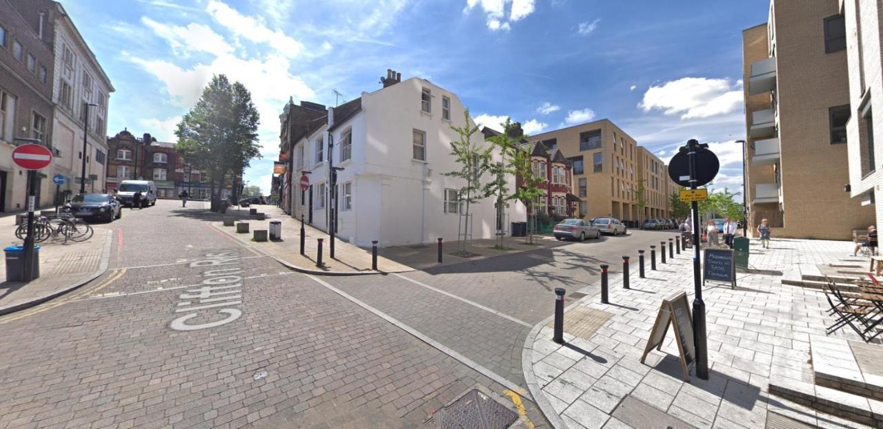 Super Studio With Two Bedrooms - Five Minutes From The Station! Londra Dış mekan fotoğraf